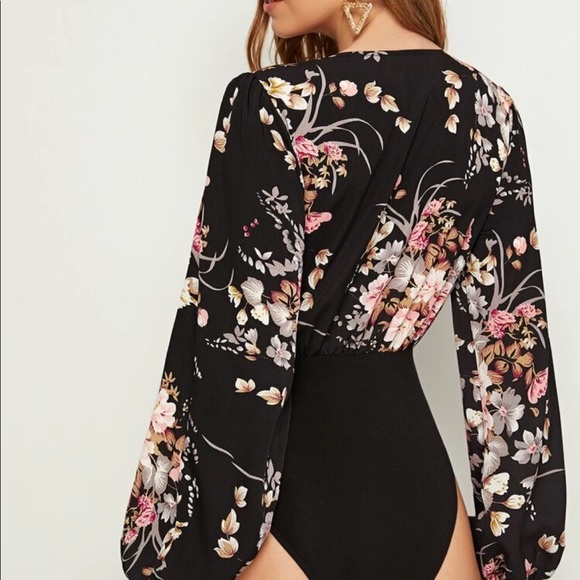 Floral print V neck bodysuit LAST FEW - Picture 2 of 5